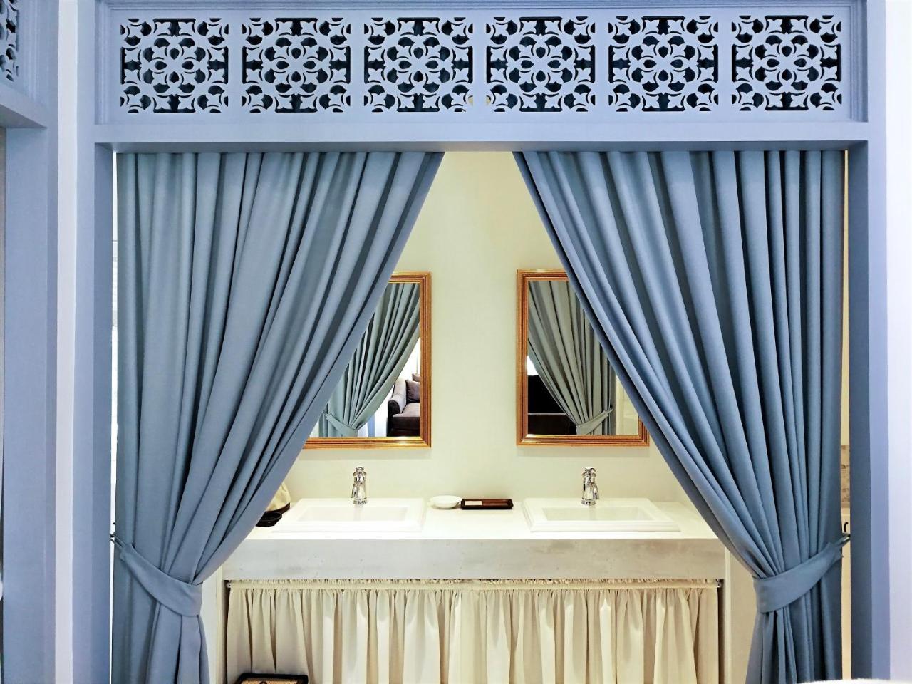 Baan Vajra Hotel Bangkok Ngoại thất bức ảnh