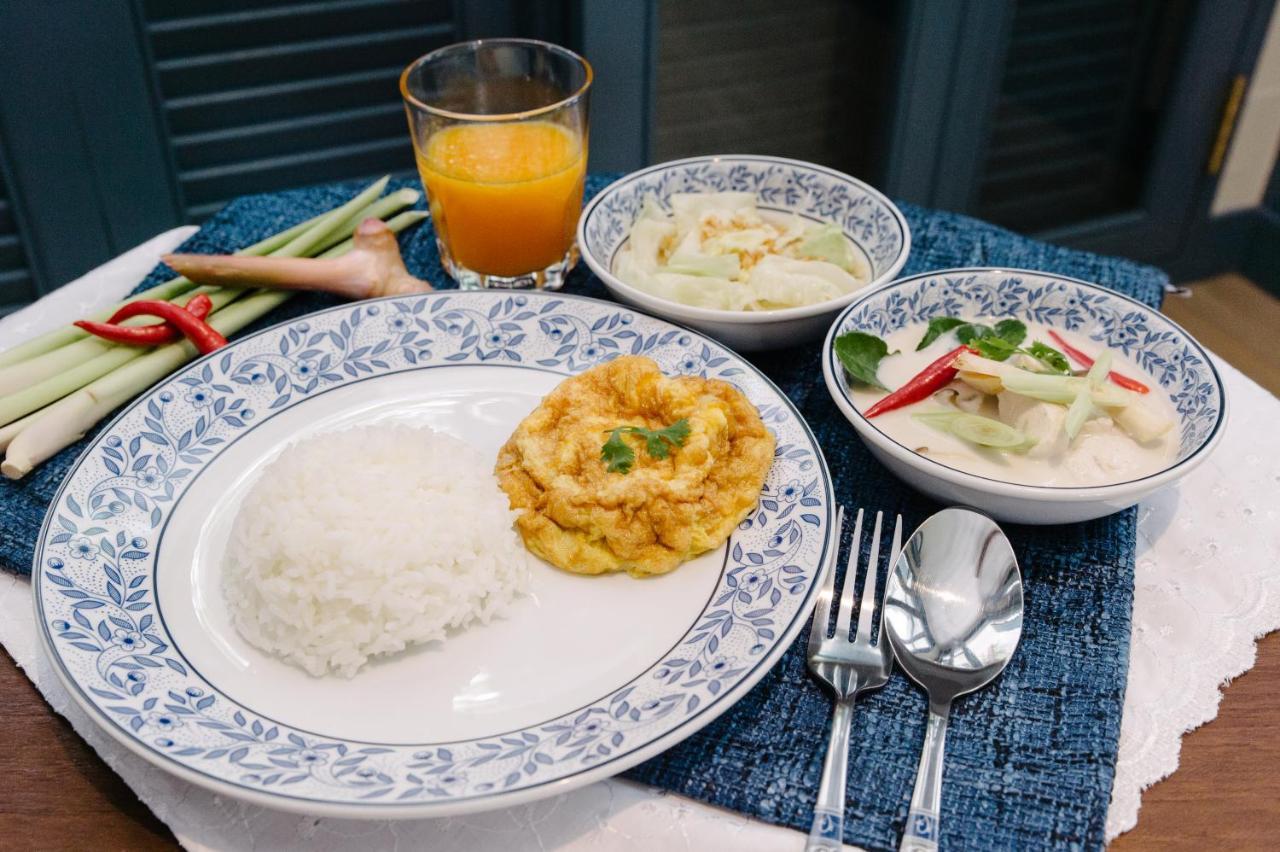 Baan Vajra Hotel Bangkok Ngoại thất bức ảnh